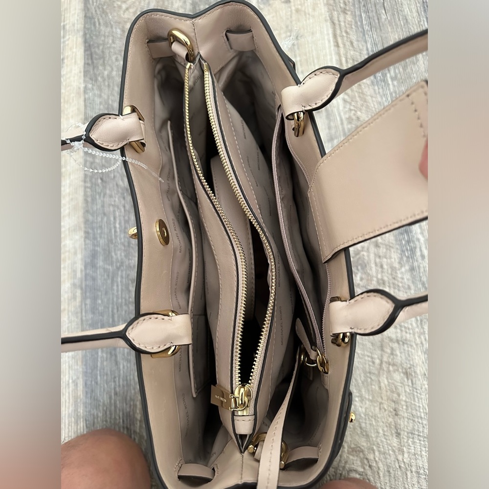 Michael Kors Satchel NWOT! - Picture 5 of 15